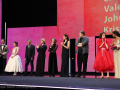 Moderator Jo Schück, mit der Internationalen Jury Johnnie To, Valeska Grisebach, Carla Simon, Golshifteh Farahani, Radu Jude, Francine Maisler und Moderatorin Hadnet Tesfai