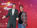 Kai Pflaume, Moderator und Tobias Moretti, Österreichischer Theaterschauspieler -  Aufzeichnung, Klein gegen Groß - Das unglaubliche Duell, Sendung 31.10.26 - Fototermin „Klein gegen Groß - Das unglaubliche Duell“ - Die 15-Jahre-Jubiläumsshow, Studio Berlin Adlershof - Studio H, Berlin, 18.10.26