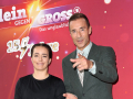 Mathilde Gremaud, Schweizer Freestyle-Olympiasiegerin und Kai Pflaume, Moderator -  Aufzeichnung, Klein gegen Groß - Das unglaubliche Duell, Sendung 31.10.26 - Fototermin „Klein gegen Groß - Das unglaubliche Duell“ - Die 15-Jahre-Jubiläumsshow, Studio Berlin Adlershof - Studio H, Berlin, 18.10.26