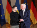 Wolodymyr Selensky, Präsident der Ukraine und Frank-Walter Steinmeier ( Bundespräsident ), Eintrag ins Gästebuch -  Besuch des Präsidenten der Ukraine, Wolodymyr Selensky in der Bundesrepublik Deutschland