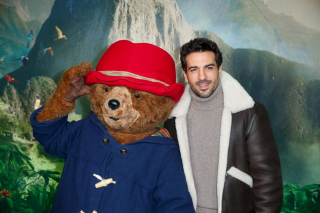 Elyas M’Barek, Schauspieler, deutsche Stimme von Paddington mit Paddington dem Bär