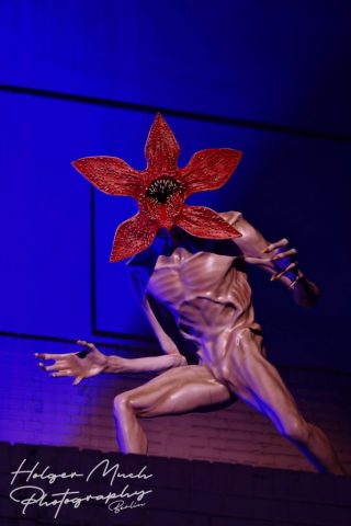 Feature: Demogorgon Figur – Fan-Event NETFLIX STRANGER THINGS Staffel 5